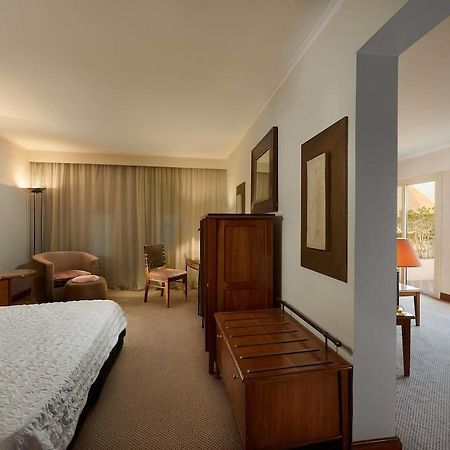 Le Meridien Pyramids Hotel & Spa Giza Dış mekan fotoğraf